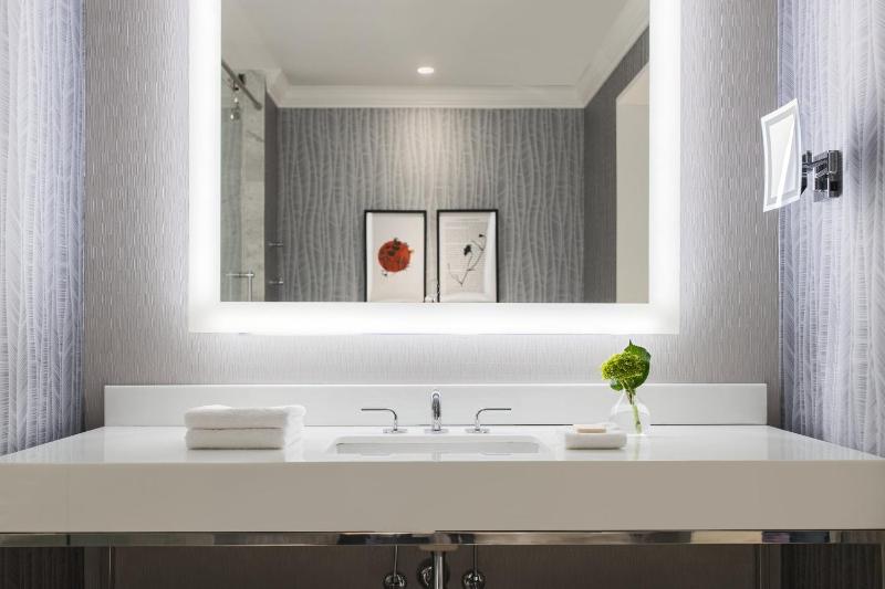 King Room image 2
