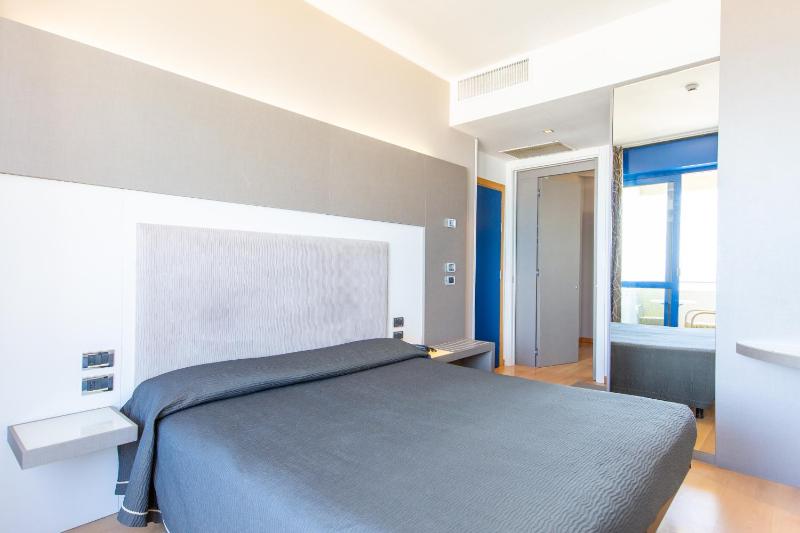 Family Room with Sea View image 4