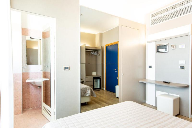 Double or Twin Room with Side Sea View image 4