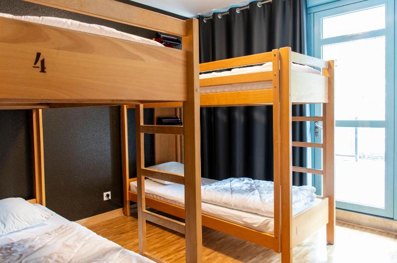 Triple Room with Shared Bathroom image 3