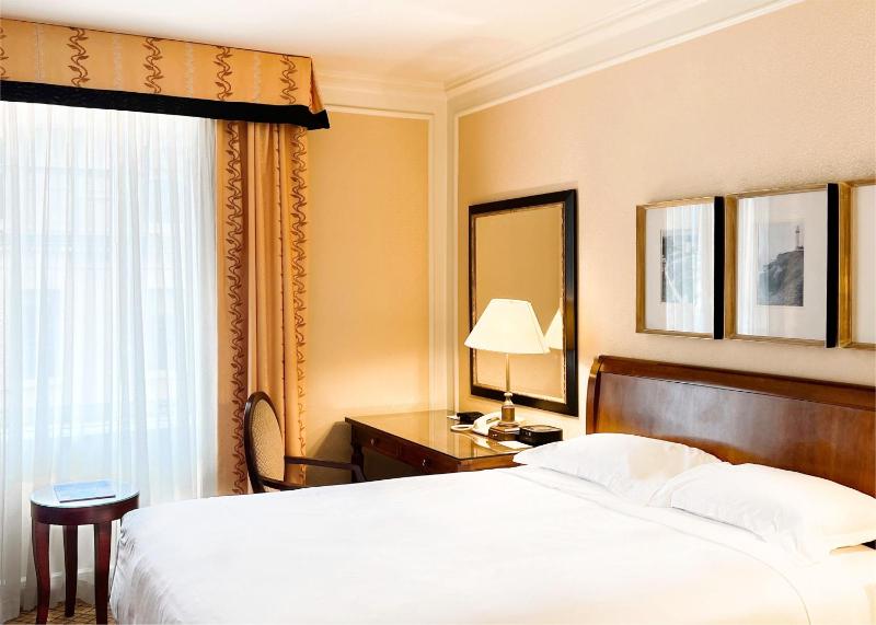 Classic Room image 2