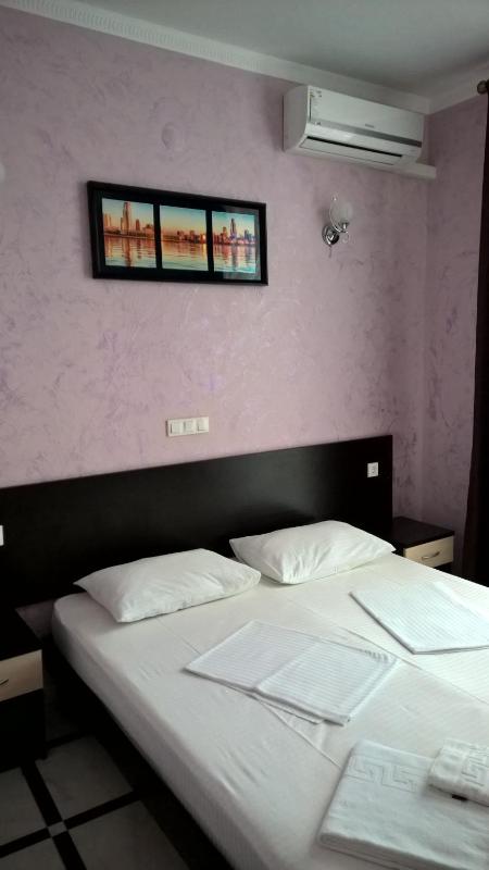 Standard Double or Twin Room image 2