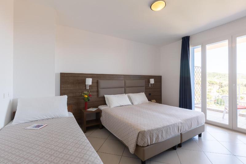 Classic Triple Room image 1
