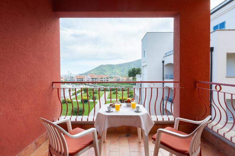 One-Bedroom Apartment with Balcony image 3