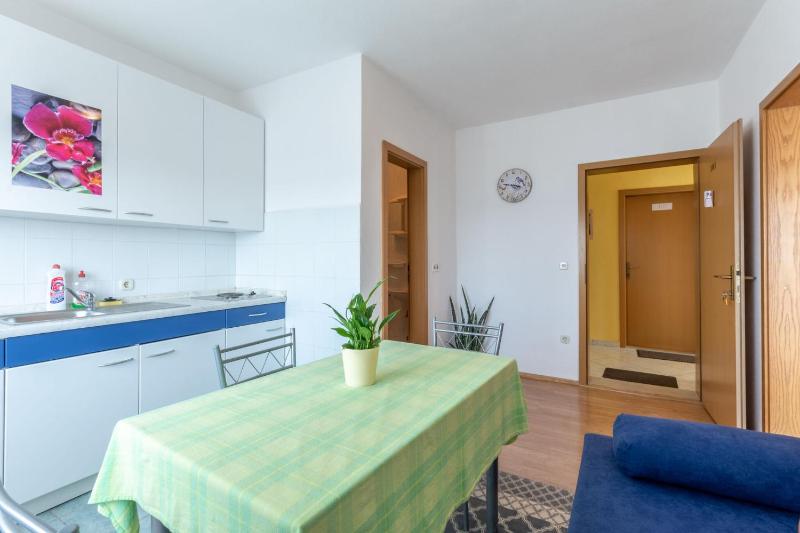 Apartments Mirjana - image 18
