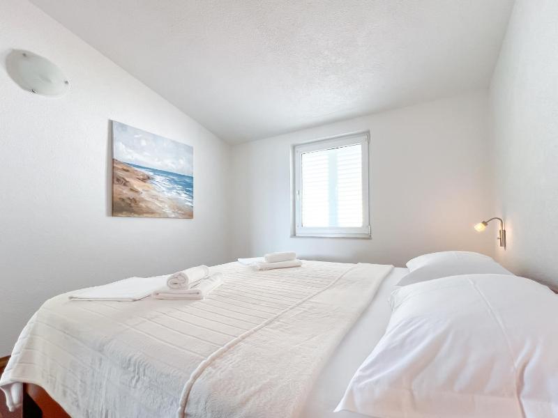 Apartments Larus - image 8