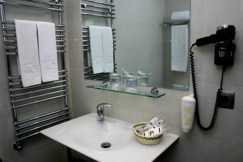 Double Room image 2