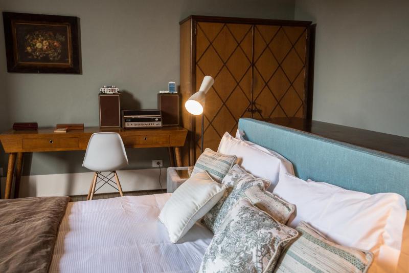 King Room with Balcony image 4