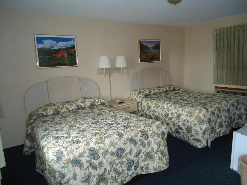 Double Room with Two Double Beds - Non-Smoking image 2