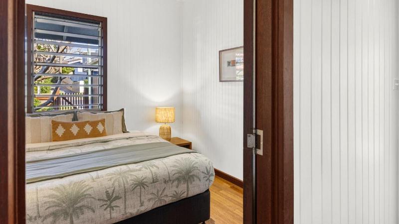 Allawah Cottage - Historic Beachside Retreat With Pippi Beach Views - Holiday Yamba - image 13