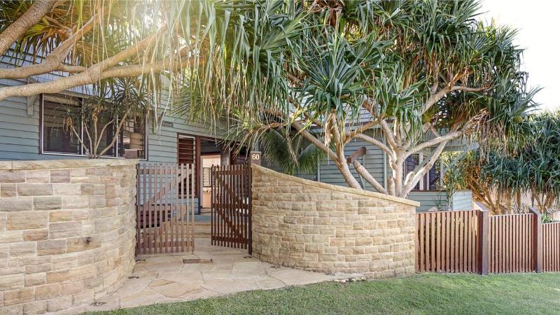 Allawah Cottage - Historic Beachside Retreat With Pippi Beach Views - Holiday Yamba - image 9