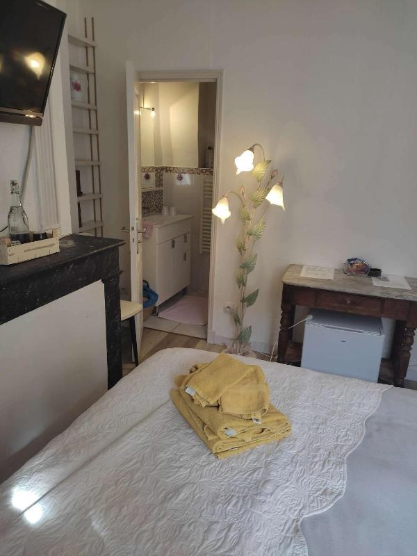 Small Single Room image 1