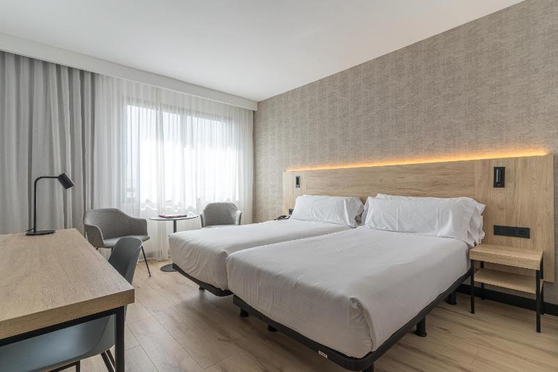 Twin Room image 1