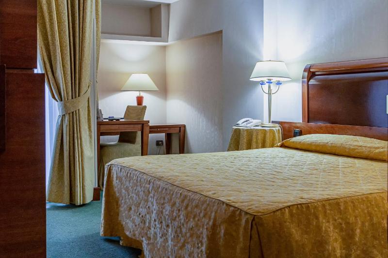 Superior Double Room image 3