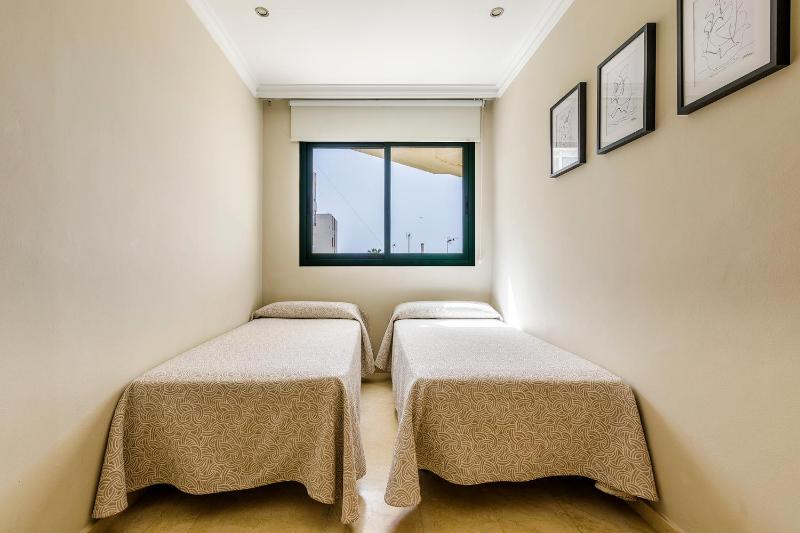 Family Room (2 Adults + 2 Children) image 3