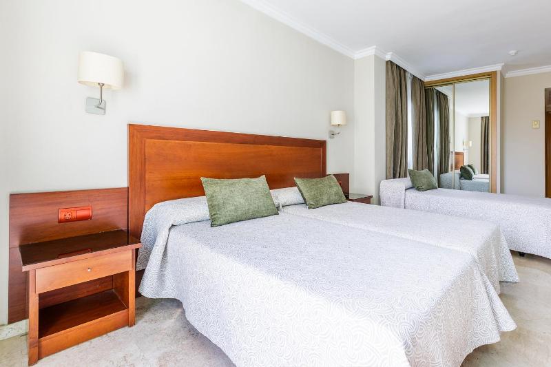 Triple Room (3 Adults) image 3