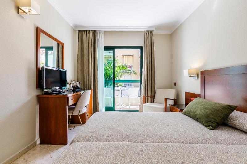 Hotel Torremar - Mares - image 8