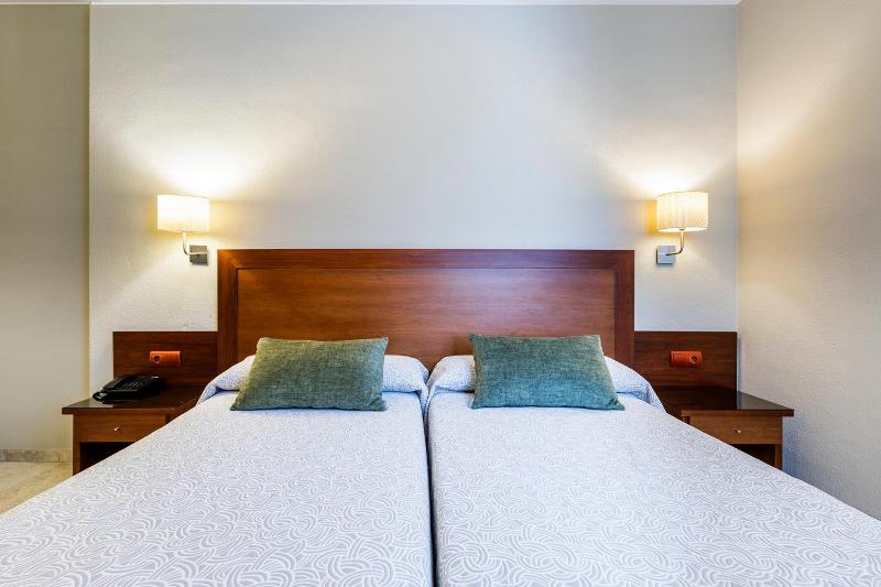 Hotel Torremar - Mares - image 45