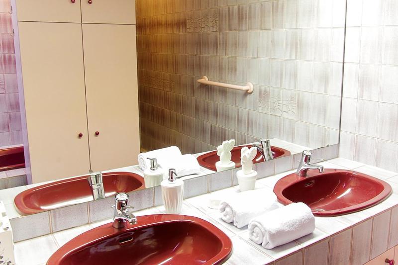 Trois Conils - Localisation exceptionnelle 3 chambres 3 salles de bain Parking - image 3