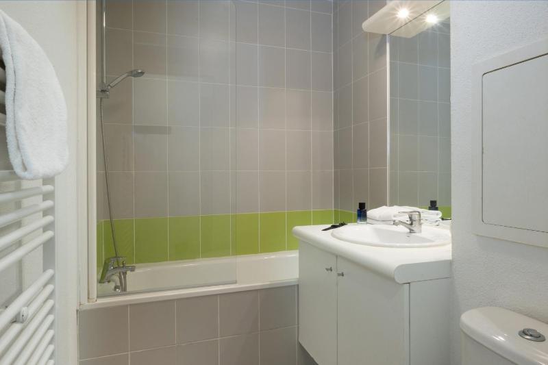 Studio with Double Bed (2 Adults) image 3