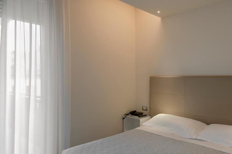 Small Double Room image 2
