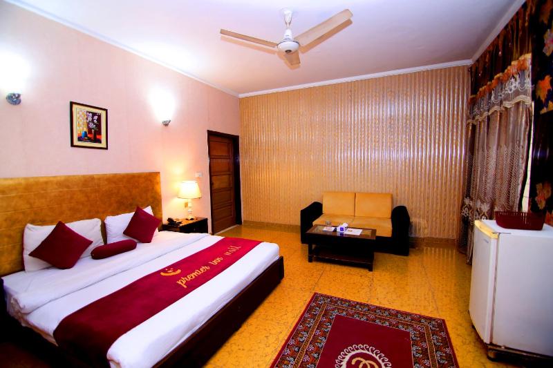 Premier inn Mall Lahore - image 1