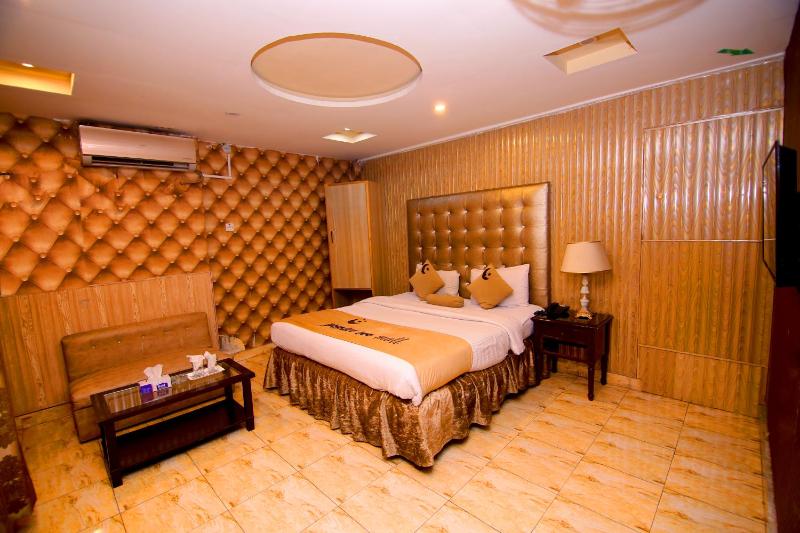Premier inn Mall Lahore - image 3