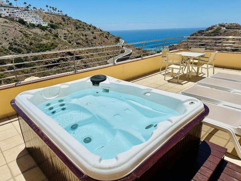  Two Bedroom Apartment with Jacuzzi image 1