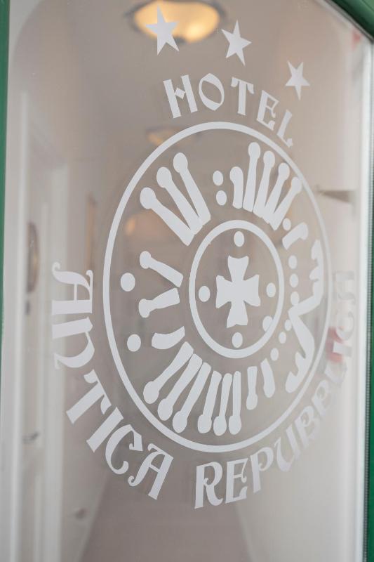 Hotel Antica Repubblica in the historical center 2 minutes awayat 170mt from the Sea - image 40