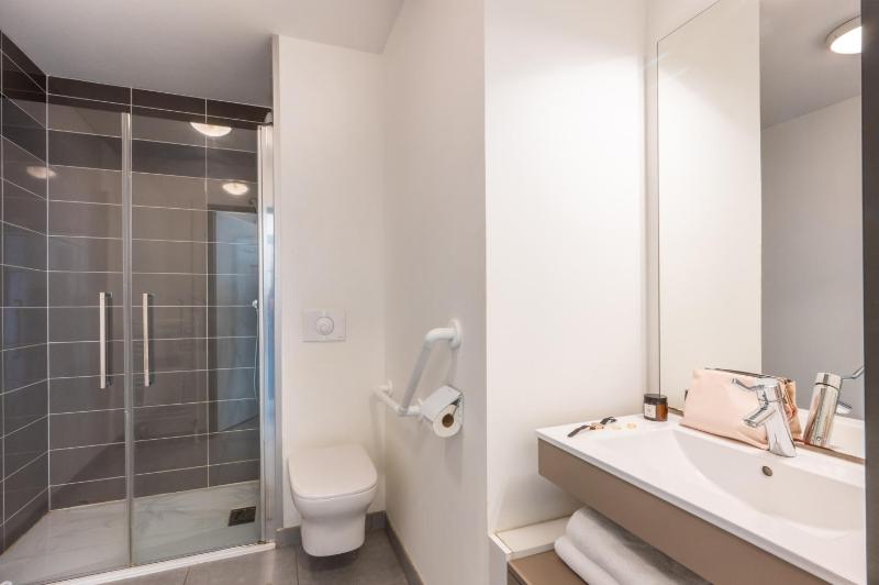 Single Room image 3