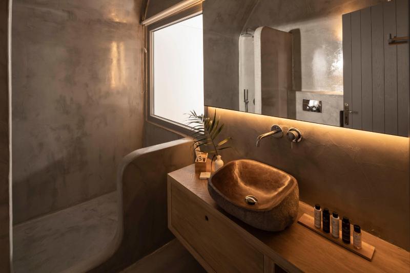 Infinity Residences with Outdoor Hot Tub image 4