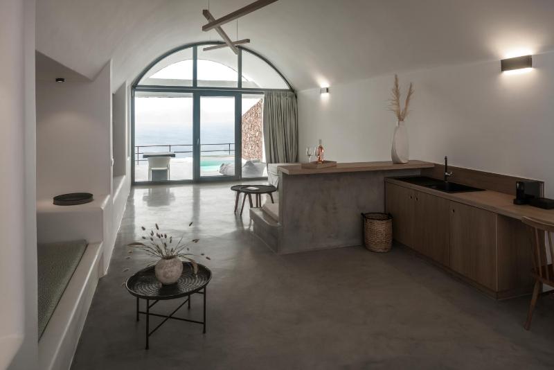 Infinity Residences with Outdoor Hot Tub image 3