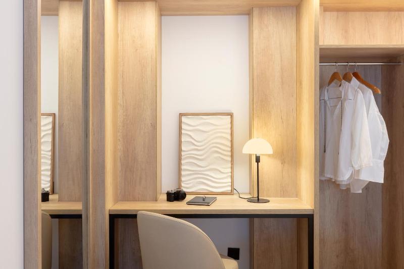 Junior Suite with Sea View image 4