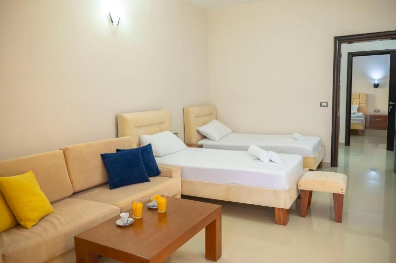 Suite with Sea View image 4