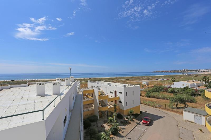 Quinta dos Pinheiros Apartments - image 14