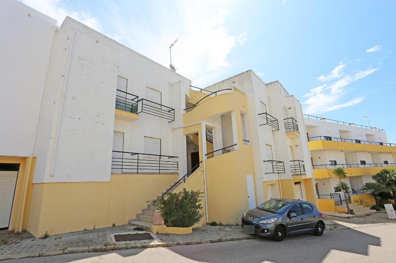 Quinta dos Pinheiros Apartments - image 10