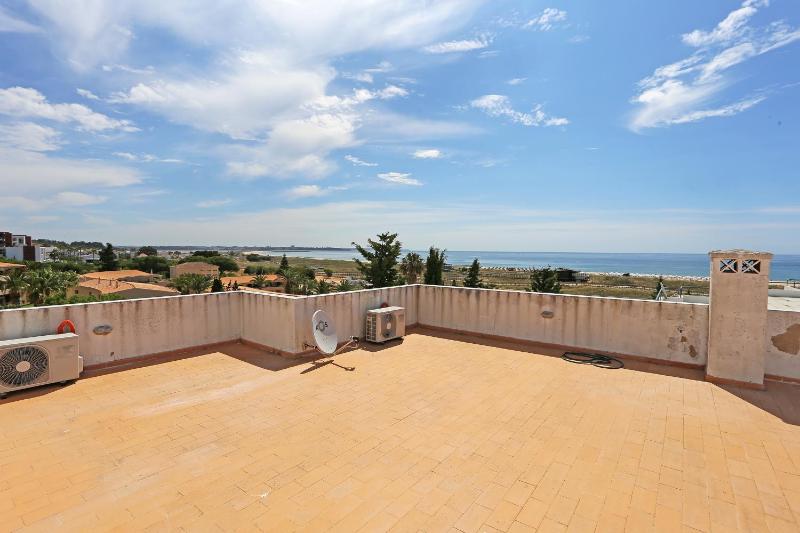 Quinta dos Pinheiros Apartments - image 19