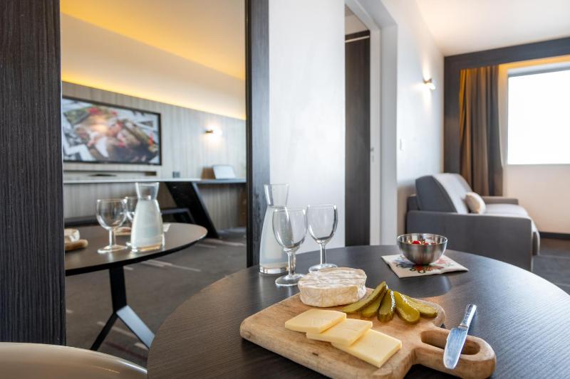 One-Bedroom Apartment image 1
