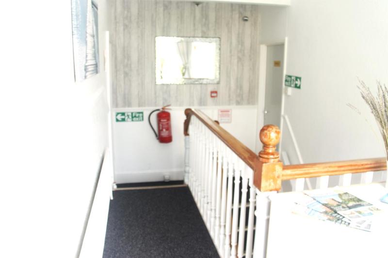 Serena Court Hotel - image 11