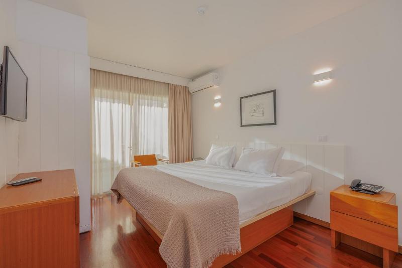 Double Room image 3