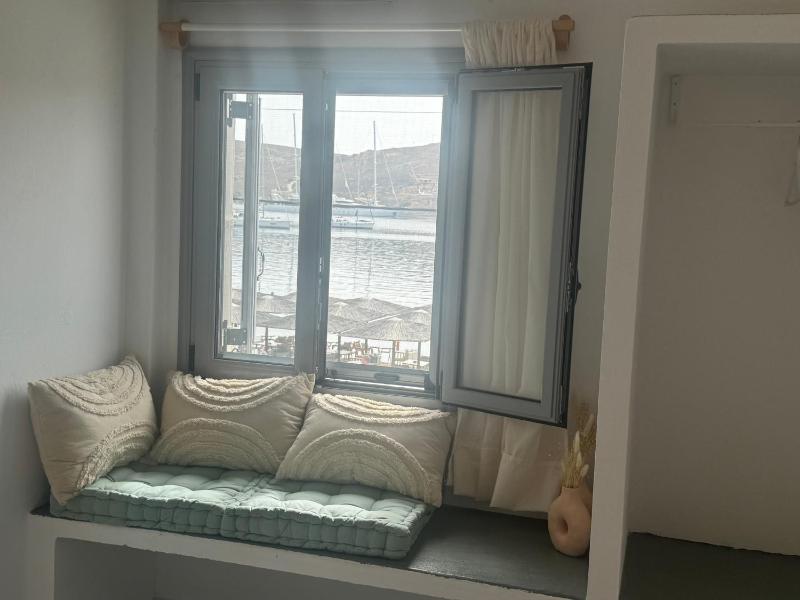 Double Room with Balcony image 3