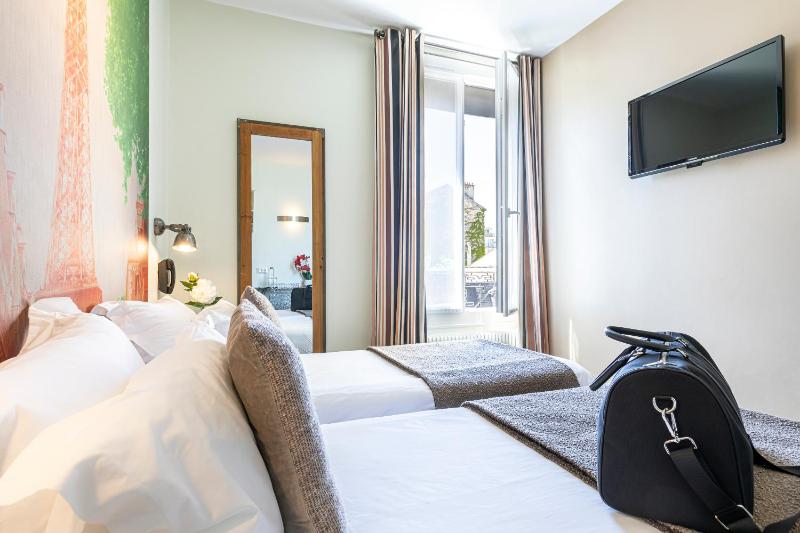 Two Adjacent Double Rooms Eiffel image 1