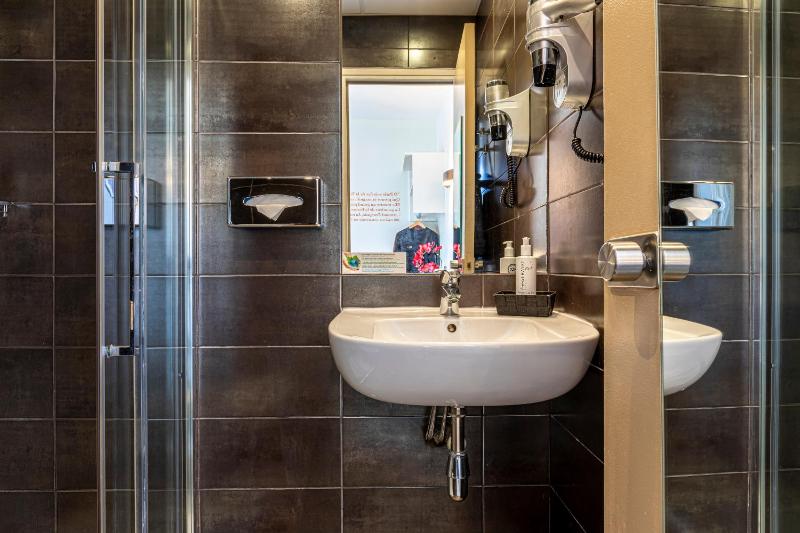 Double Room Eiffel image 2