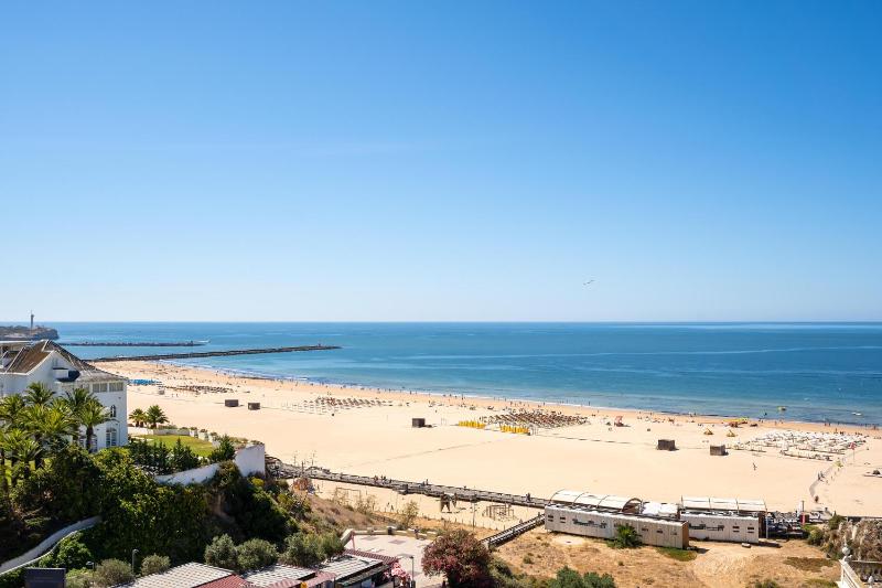 Junior Suite with Front Sea View image 1