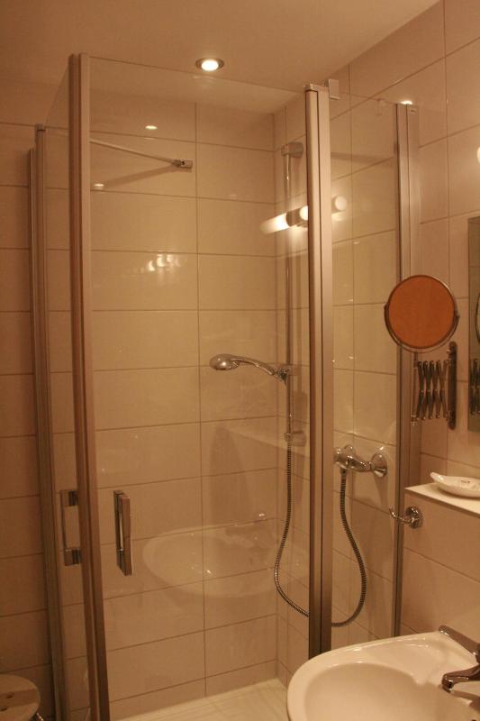 Double Room with Private Bathroom image 2