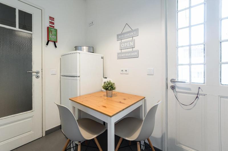 GuestReady - Costa Cabral Guesthouse - image 9