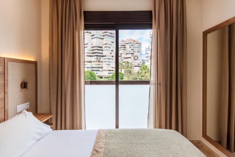 Standard Single Room image 3