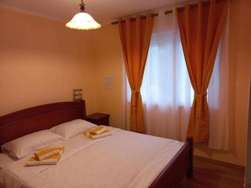 Double Room with Shared Bathroom image 1