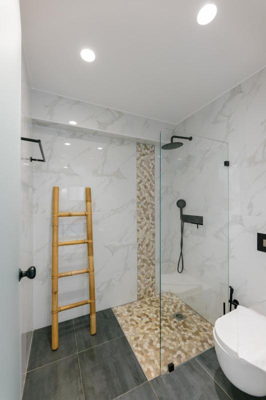 Premium Suite with Private Hot tub & Sea View image 4