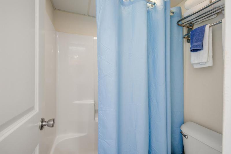 Suite 202 image 2